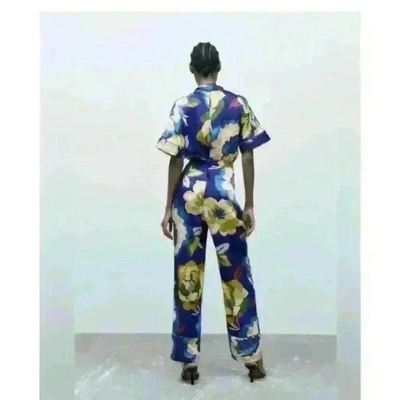 zara blue floral pattern Satin jumpsuit Size Small -GORGEOUS! - Picture 4 of 4